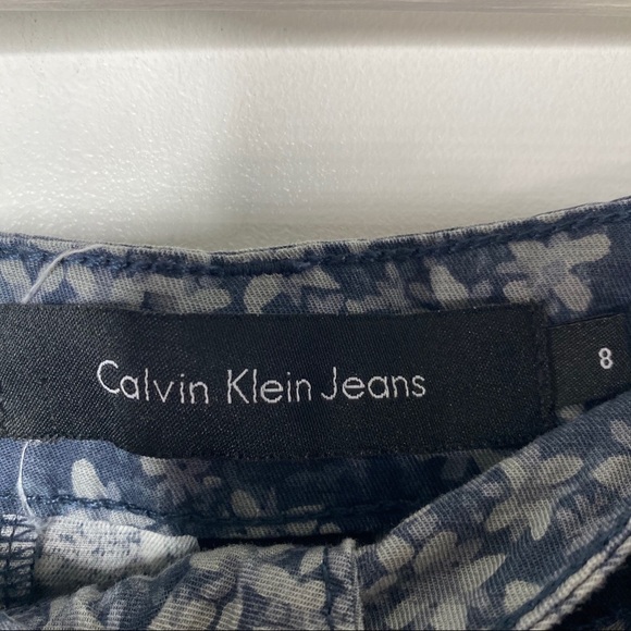 Calvin Klein Jeans Printed Shorts-8 - Picture 9 of 10